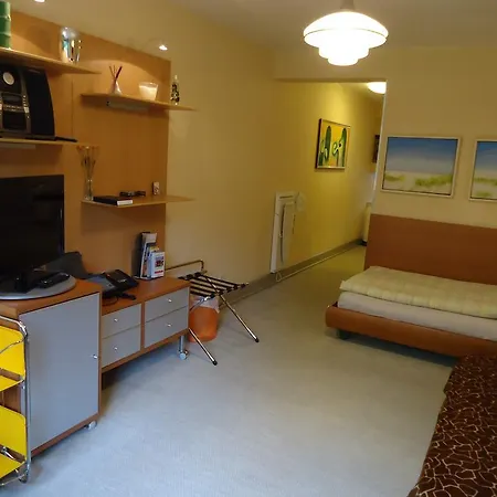 Air Boardinghouse Tulip Stockum, Zu Fuss - 3 Minuten Zur Messe Guest house 4*