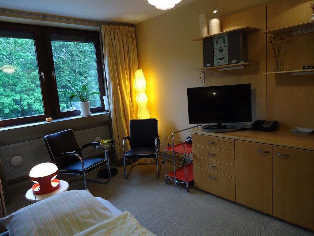 Gasthof Air Boardinghouse Tulip Stockum, Zu Fuß - 3 Minuten Zur Messe Düsseldorf