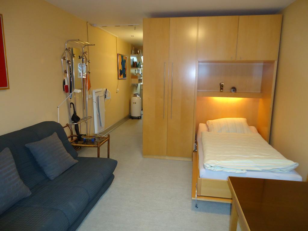 Gasthof Air Boardinghouse Tulip Stockum, Zu Fuß - 3 Minuten Zur Messe Düsseldorf